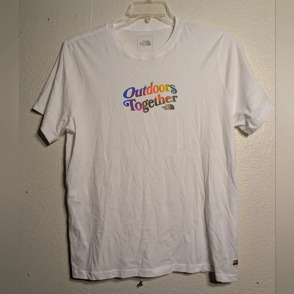 The North Face White Outdoor Graphic T-Shirt Woman's Size Large Pre-owned - Picture 2 of 7